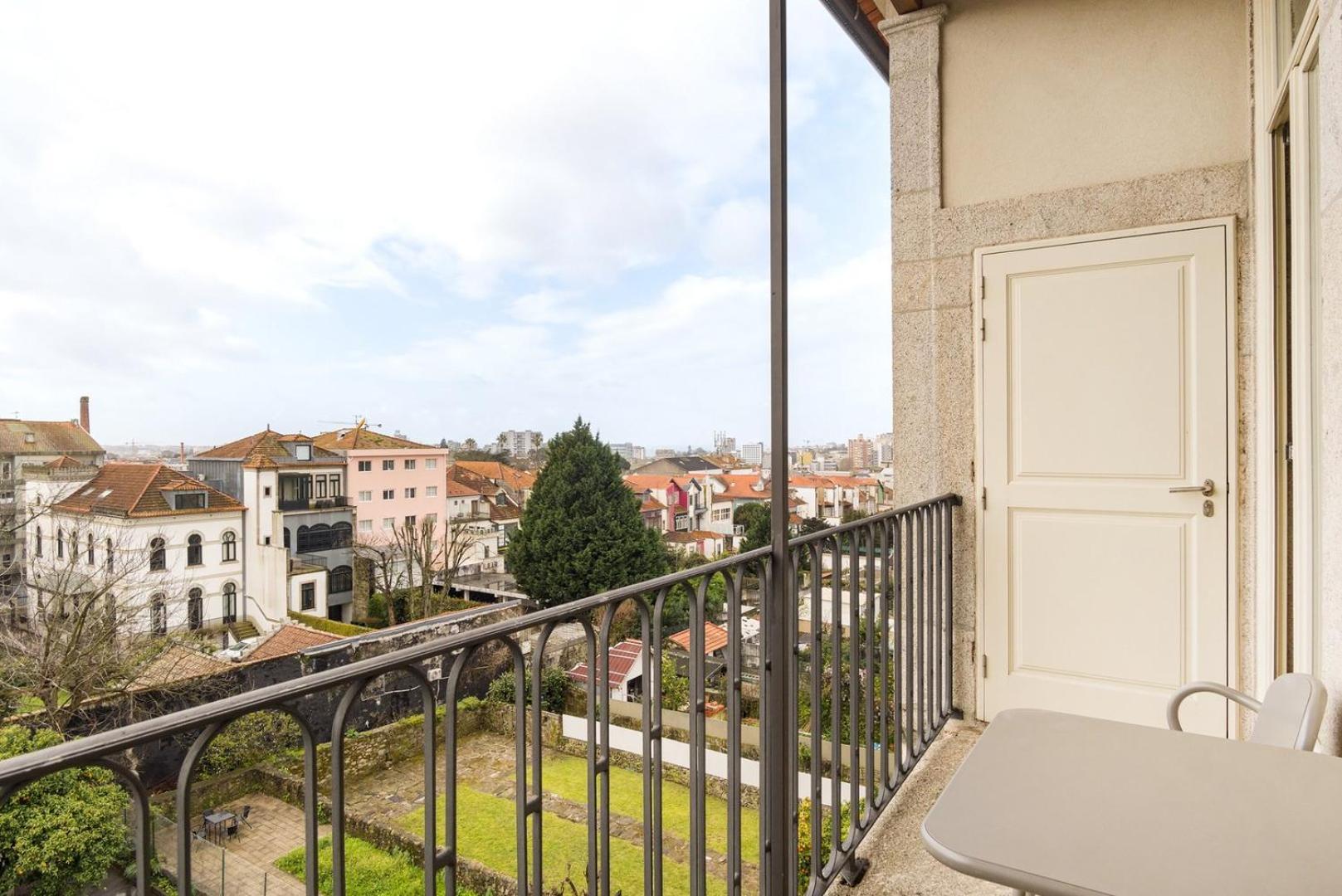 Guestready - Urban Oasis With Private Balcony Apartment ปอร์โต ภายนอก รูปภาพ